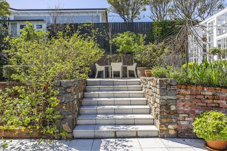 Photo of property in 89 Brougham Street, Mount Victoria, Wellington, 6011