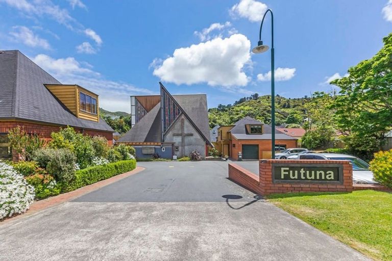 Photo of property in 4 Futuna Close, Karori, Wellington, 6012