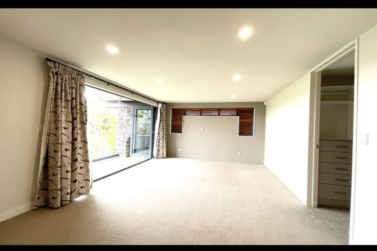 Photo of property in 10 Rangi Avenue, Schnapper Rock, Auckland, 0632