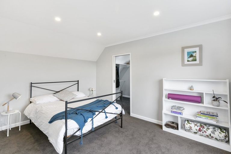 Photo of property in 2 Guadeloupe Crescent, Grenada Village, Wellington, 6037