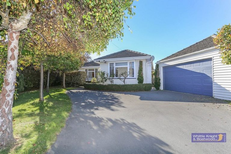 Photo of property in 6 Verran Place, Fendalton, Christchurch, 8052