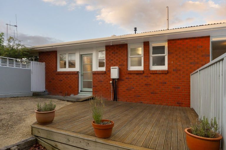Photo of property in 2a Ruamahanga Crescent, Terrace End, Palmerston North, 4410