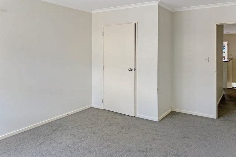 Photo of property in 1/6 Sunnydale Place, Oteha, Auckland, 0632