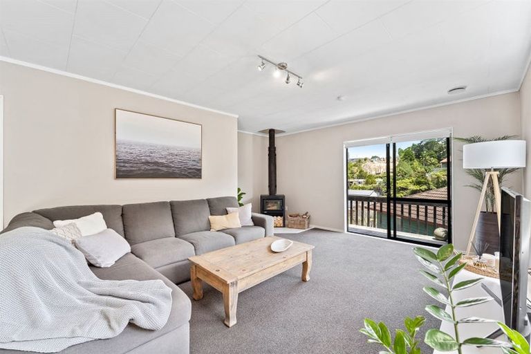 Photo of property in 2/59 Topliss Drive, Northcross, Auckland, 0632
