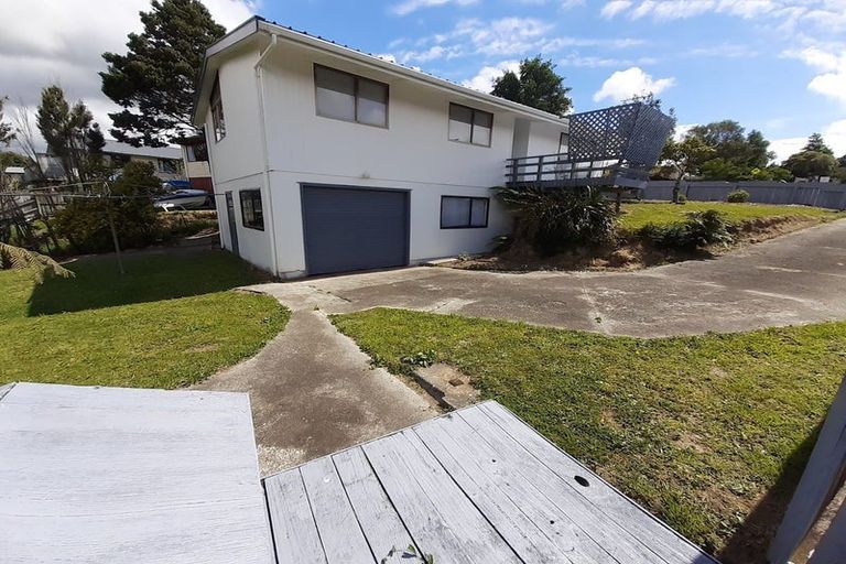 Photo of property in 60 Norana Road, Timberlea, Upper Hutt, 5018