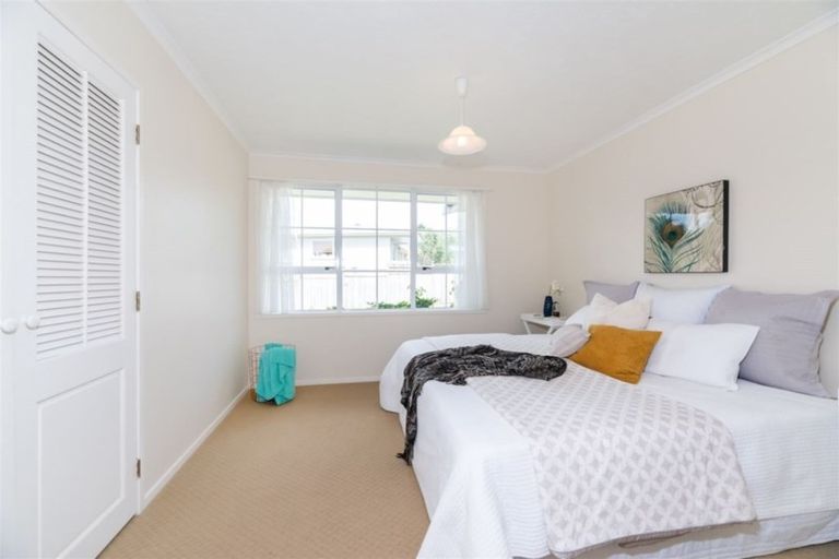 Photo of property in 1/23 Margaret Place, Milford, Auckland, 0620