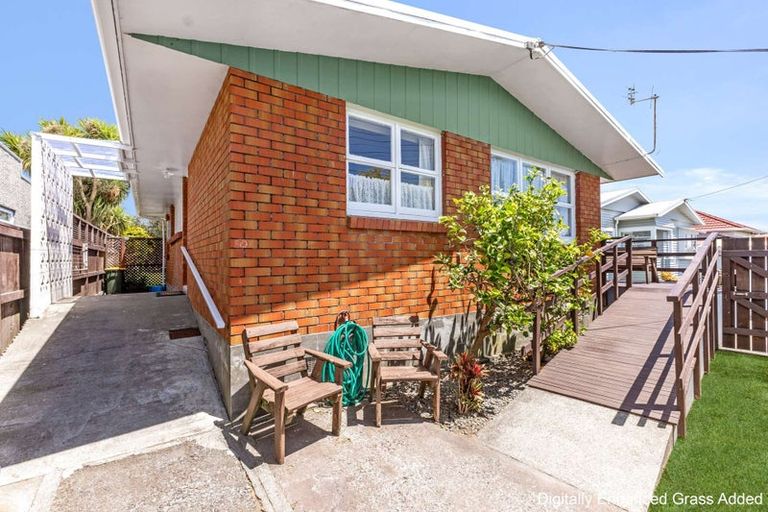 Photo of property in 10 Vogel Street, Fitzroy, New Plymouth, 4312