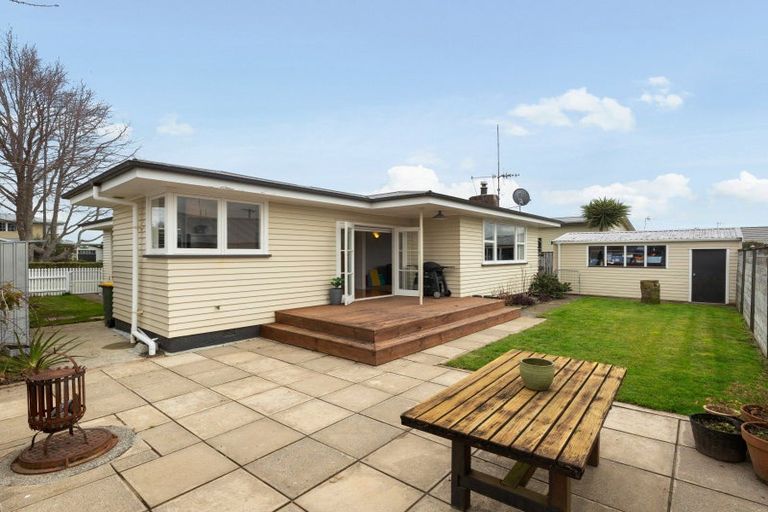 Photo of property in 4 Dover Road, St Andrews, Hamilton, 3200