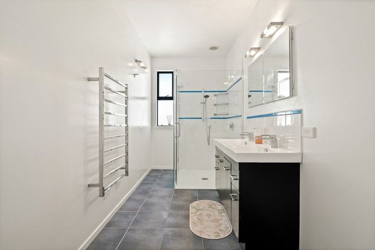 Photo of property in 28 Cliffs Road, Saint Clair, Dunedin, 9012