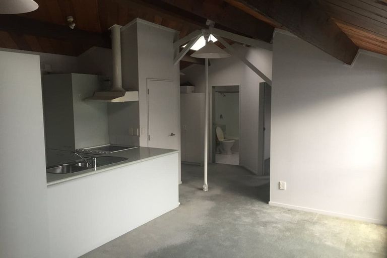 Photo of property in Metro Apartments, 16/220 Thorndon Quay, Pipitea, Wellington, 6011