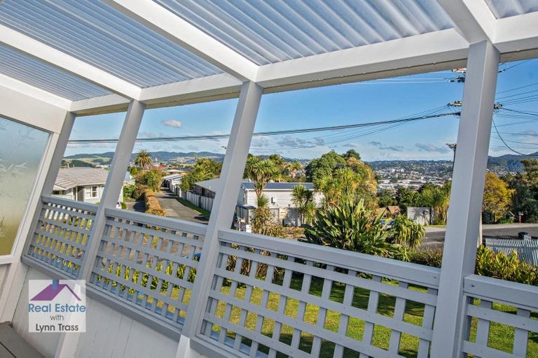 Photo of property in 42 Memorial Drive, Parahaki, Whangarei, 0112