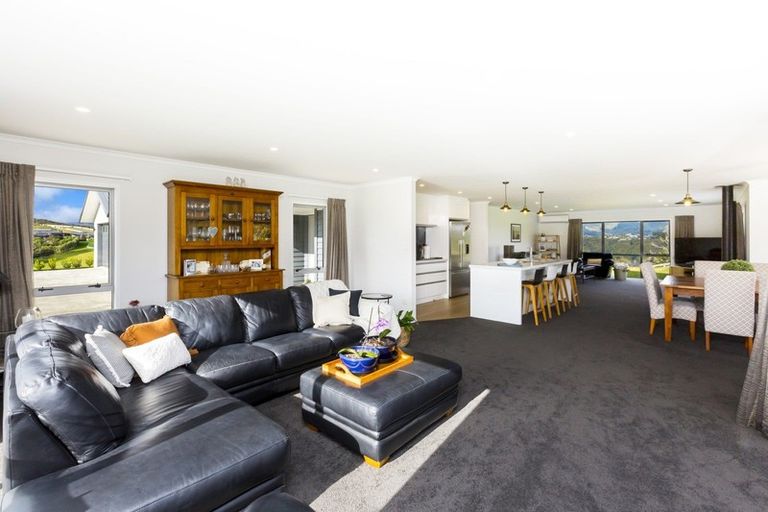 Photo of property in 33a Kenneth Gillies Way, Birchville, Upper Hutt, 5372