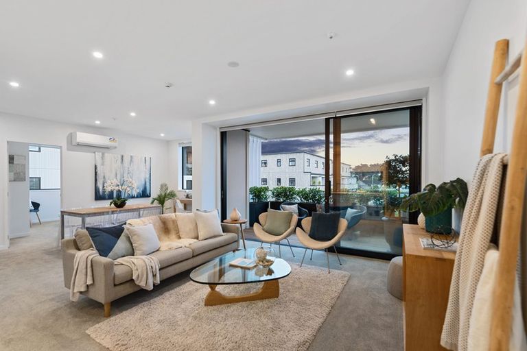 Photo of property in 207/8a Lake Pupuke Drive, Takapuna, Auckland, 0622