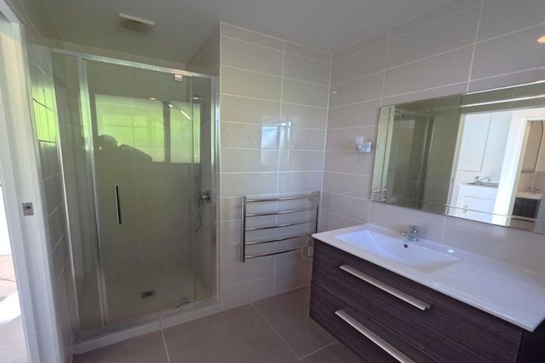 Photo of property in 951 East Coast Road, Torbay, Auckland, 0630