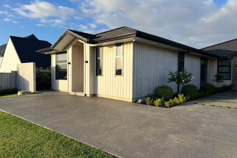 Photo of property in 16 Kelly Road, Riverhead, 0820