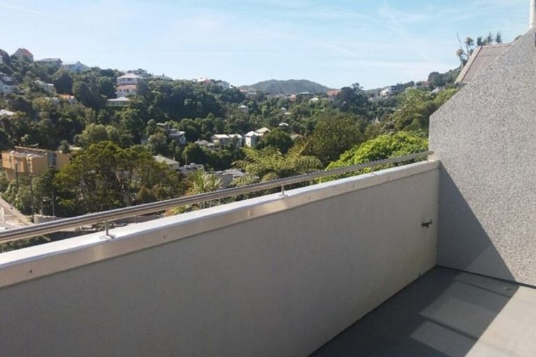 Photo of property in 44a Fairview Crescent, Kelburn, Wellington, 6012