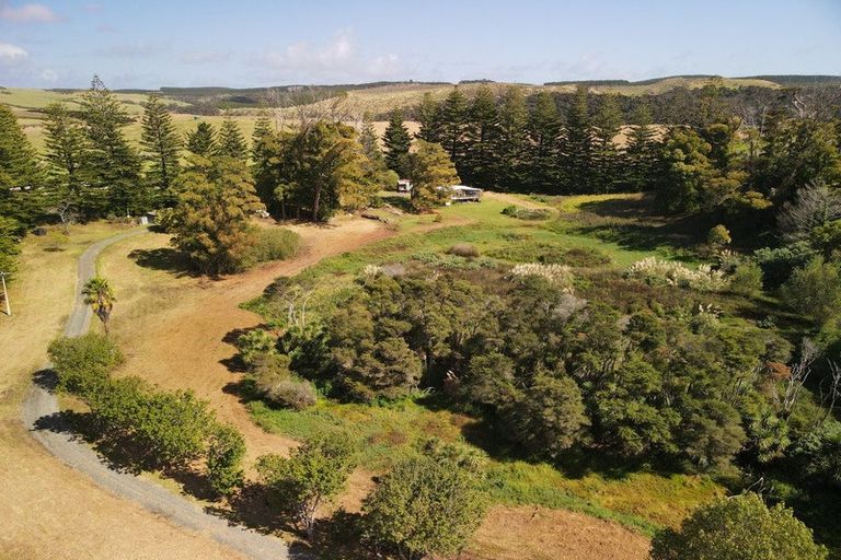 Photo of property in 3403 South Head Road, South Head, Helensville, 0874