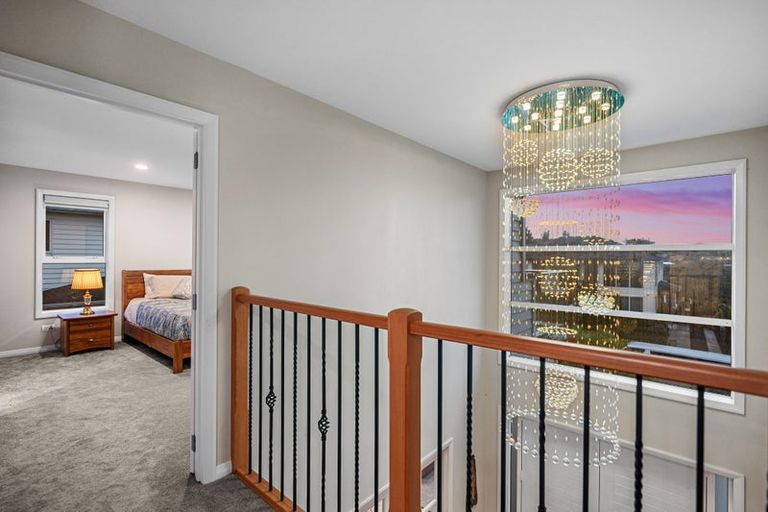 Photo of property in 6 Taraire Place, Orewa, 0931