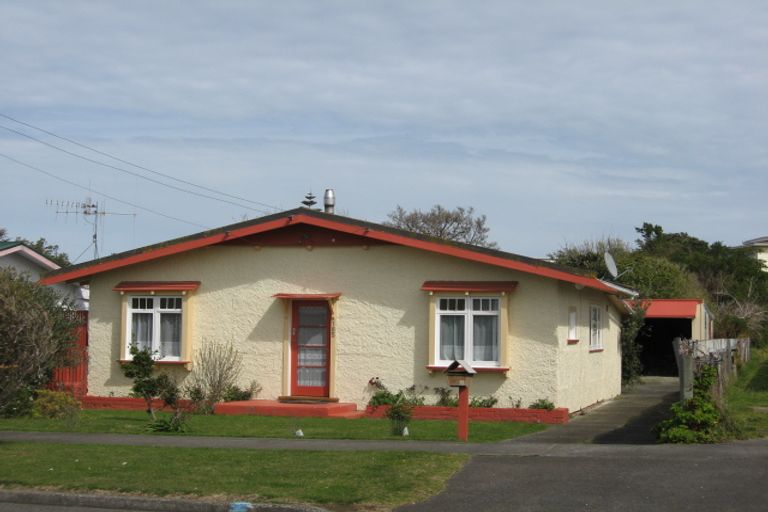 Photo of property in 185 Cornfoot Street, Castlecliff, Whanganui, 4501