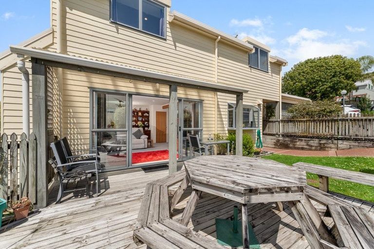 Photo of property in 7/485 Don Buck Road, Massey, Auckland, 0614