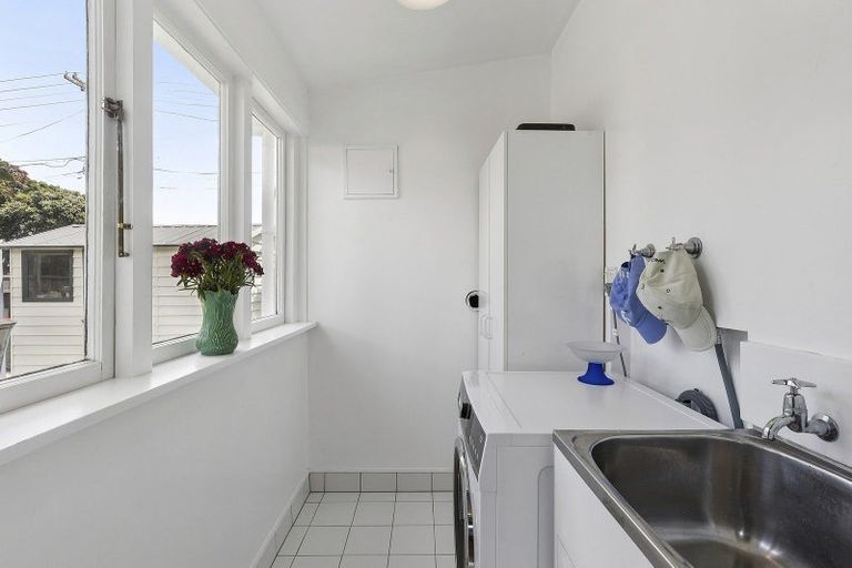 Photo of property in 72 Park Road, Miramar, Wellington, 6022