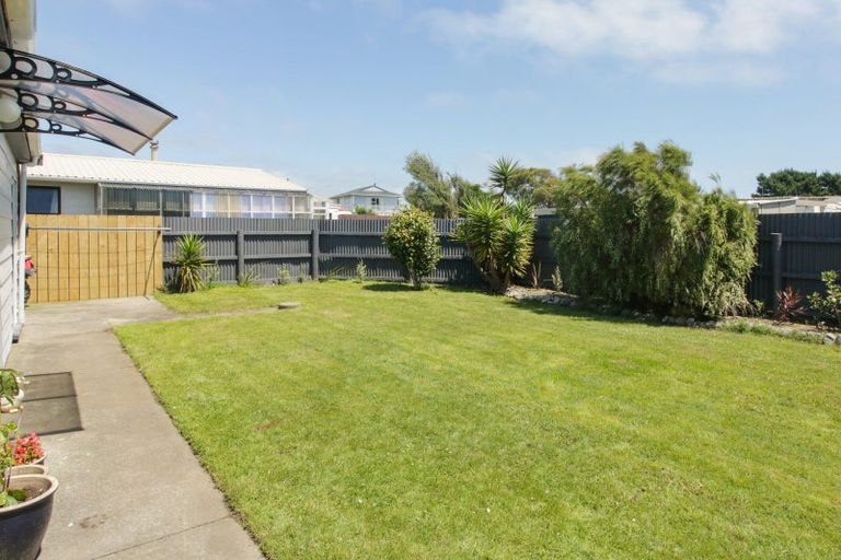 Photo of property in 16 Linklater Avenue, Foxton Beach, Foxton, 4815