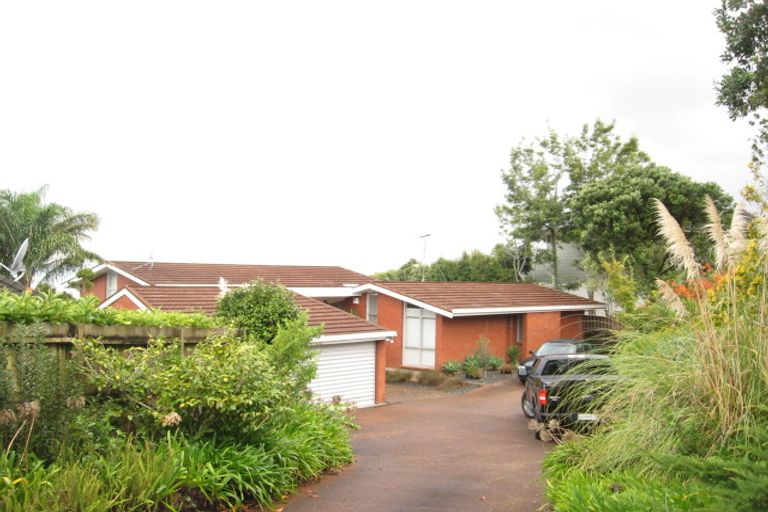 Photo of property in 11 Burford Place, Mellons Bay, Auckland, 2014