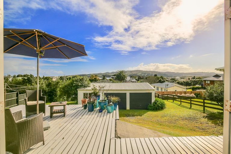 Photo of property in 9 Uenuku Avenue, Raglan, 3225