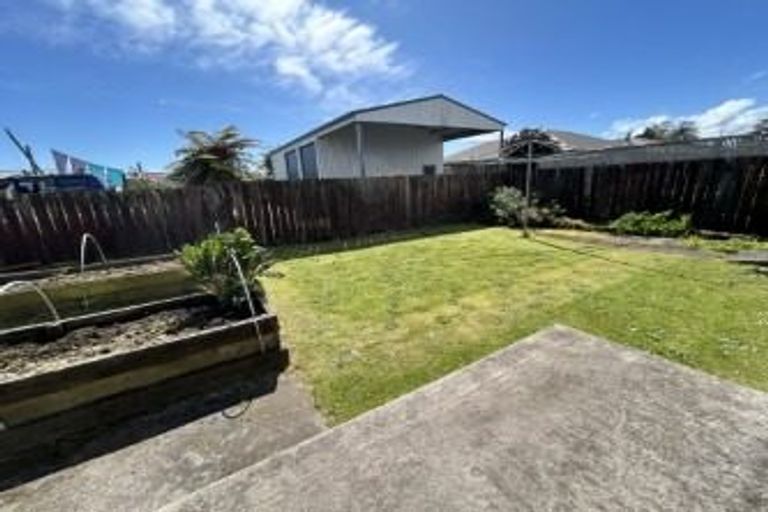 Photo of property in 15 Brougham Street, Westport, 7825