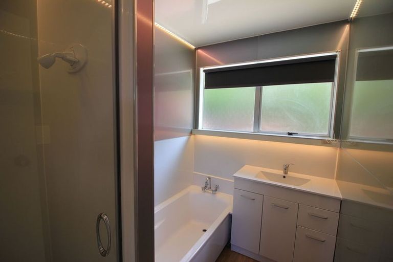 Photo of property in 16 Jayne Place, Torbay, Auckland, 0630