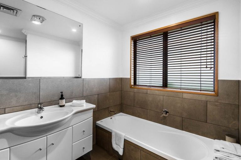 Photo of property in 20 Prince Street, Winton, 9720