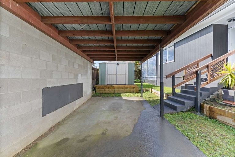 Photo of property in 2/79 Luanda Drive, Ranui, Auckland, 0612