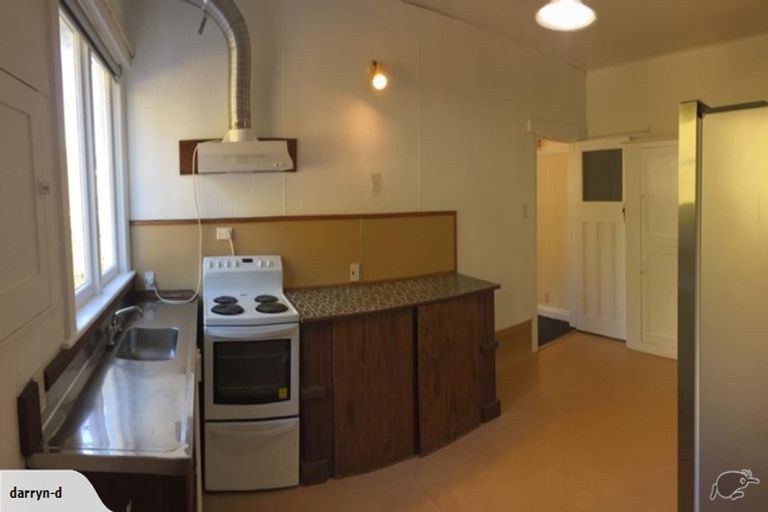 Photo of property in 4/7 Claremont Grove, Mount Victoria, Wellington, 6011