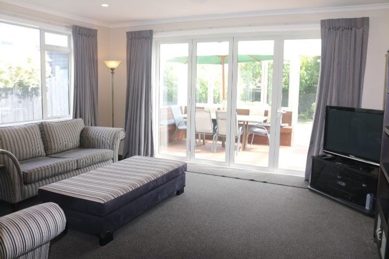 Photo of property in 11 Winston Avenue, Hokowhitu, Palmerston North, 4410