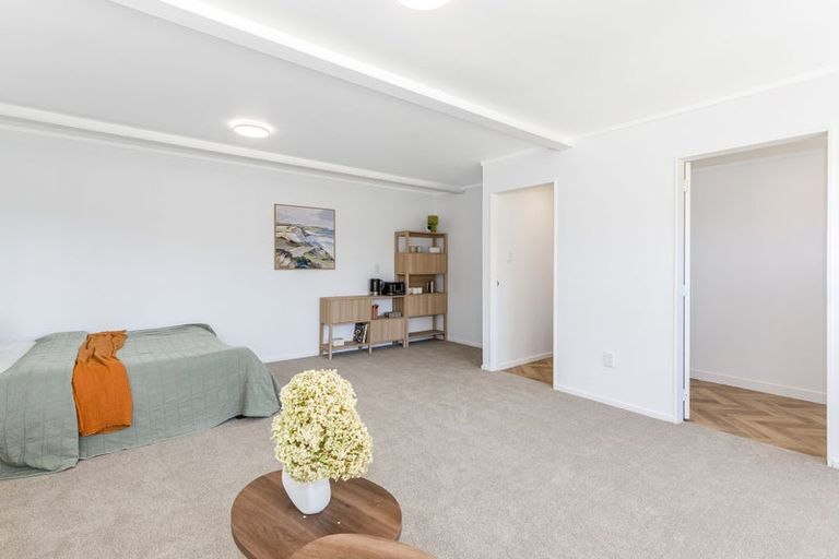 Photo of property in 11 Parkinson Close, Whitby, Porirua, 5024