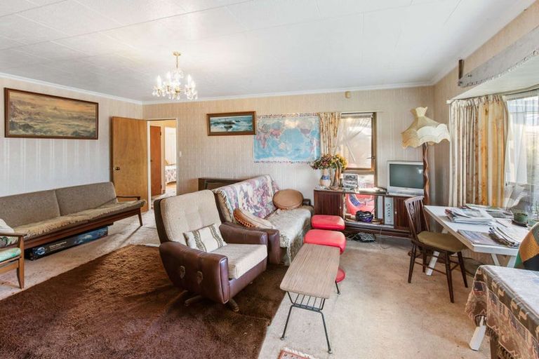 Photo of property in 12 Warwick Place, Springvale, Whanganui, 4501