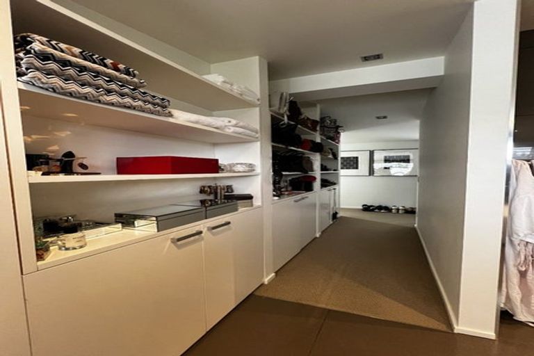 Photo of property in 1/2 Holiday Road, Milford, Auckland, 0620