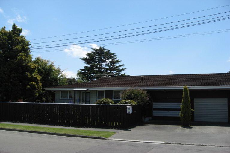 Photo of property in 2a Kyeburn Place, Avonhead, Christchurch, 8042