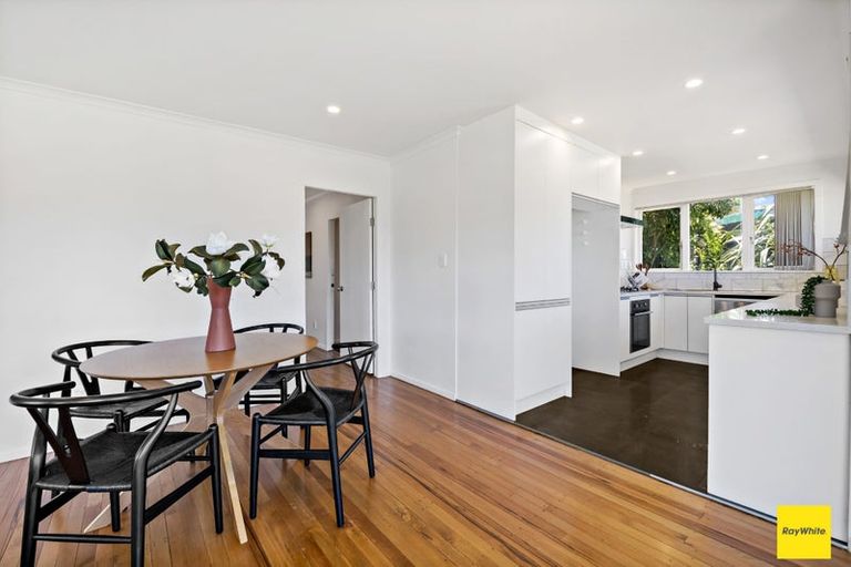 Photo of property in 2 Glengarry Road, Glen Eden, Auckland, 0602