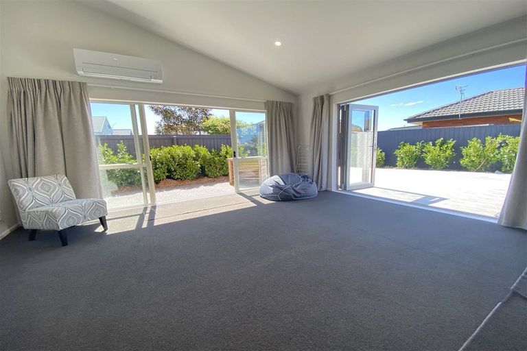Photo of property in 73 Aston Drive, Waimairi Beach, Christchurch, 8083