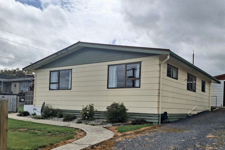 Photo of property in 6 Cambridge Street, Balclutha, 9230