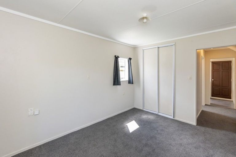 Photo of property in 2 Waimarie Park, Levin, 5510