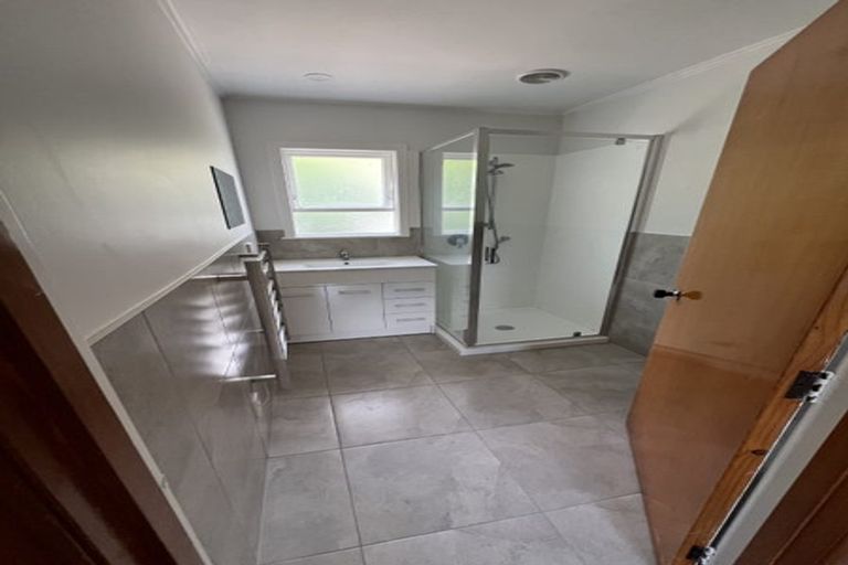 Photo of property in 19 Lyford Crescent, Sunnynook, Auckland, 0620