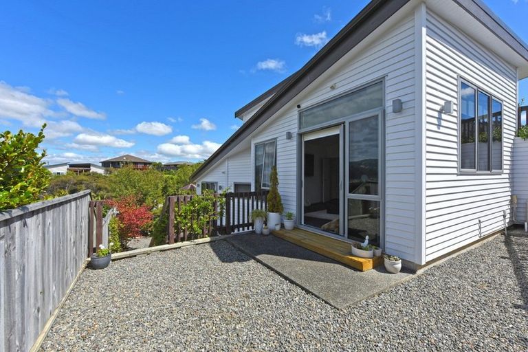 Photo of property in 19 Cosgrove Rise, Riverstone Terraces, Upper Hutt, 5018