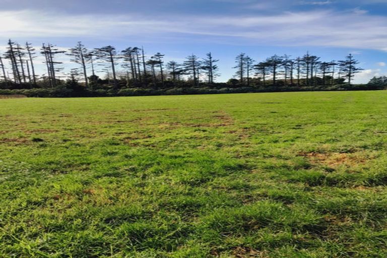 Photo of property in 177 Mountain Road, Sentry Hill, New Plymouth, 4373