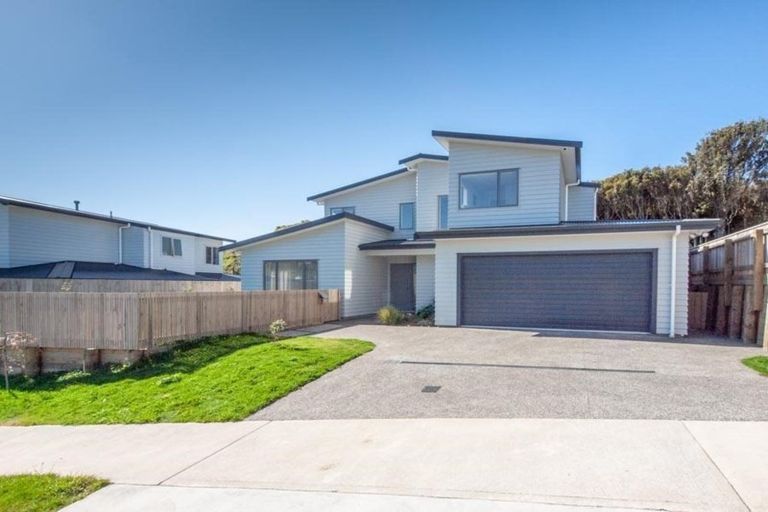 Photo of property in 5 Crompton Avenue, Churton Park, Wellington, 6037