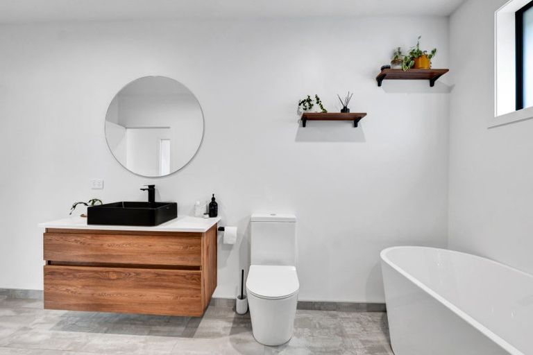 Photo of property in 11 Midsummer Avenue, Stratford, 4332