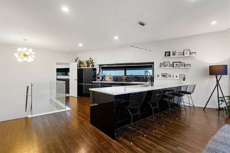 Photo of property in 5 Remuremu Street, Long Bay, Auckland, 0630