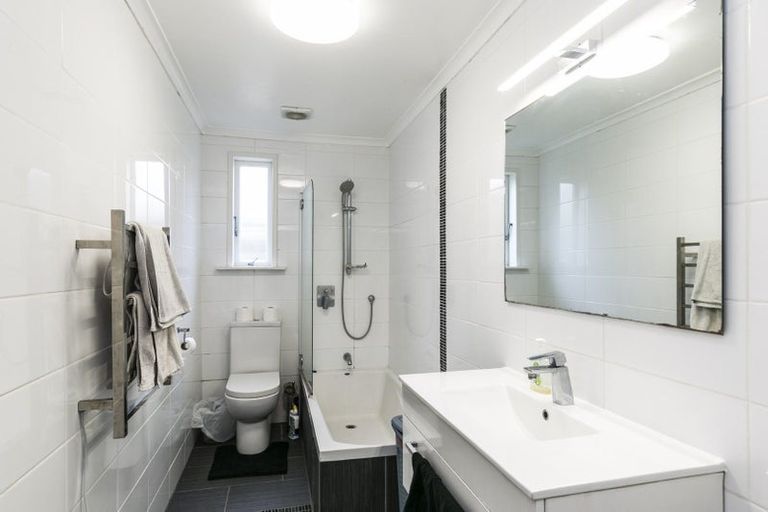 Photo of property in 160 Russell Terrace, Berhampore, Wellington, 6023