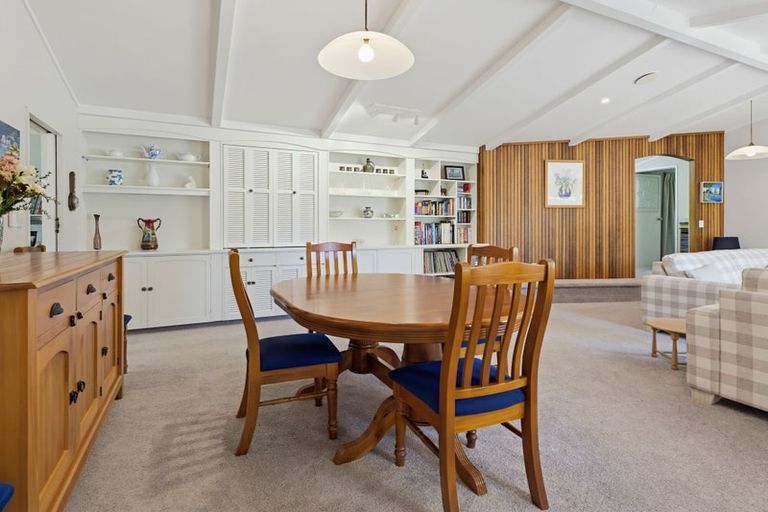 Photo of property in 21 Rawene Street, Waikanae, 5036